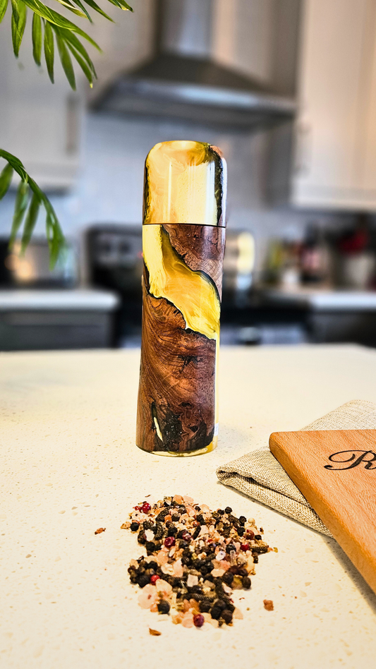 Moulin à épices en bois et époxy 9 pouces