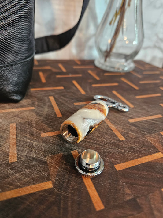 Porte-clé Pilulier multifonction en bois et résine blanche
