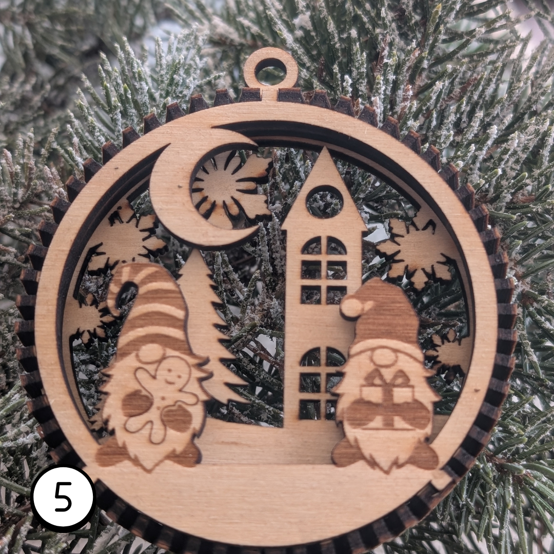 Scène de la nuit 2 Gnomes sous des flocons 